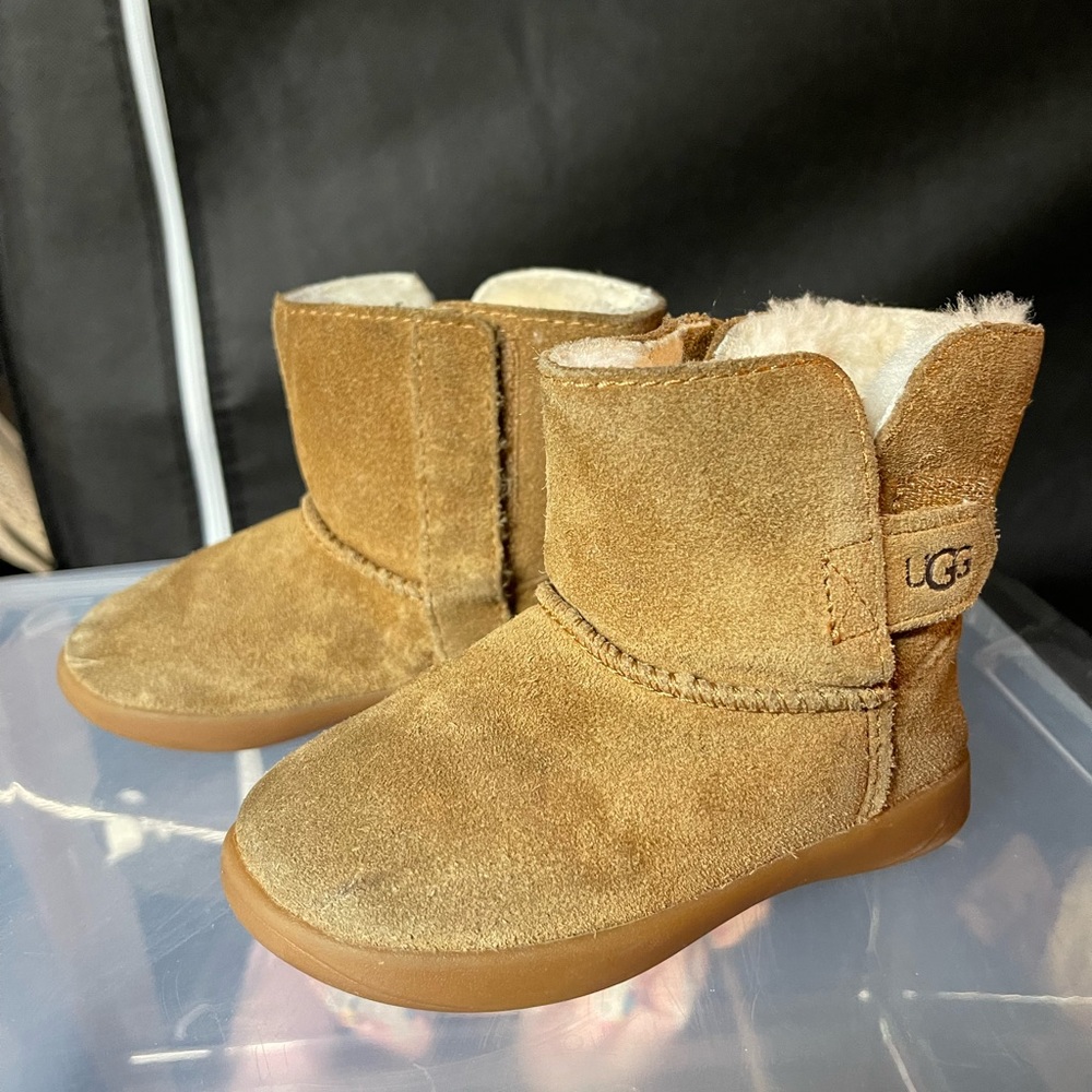 Toddler Size 7 UGG KEELAN - Classic Chestnut Color